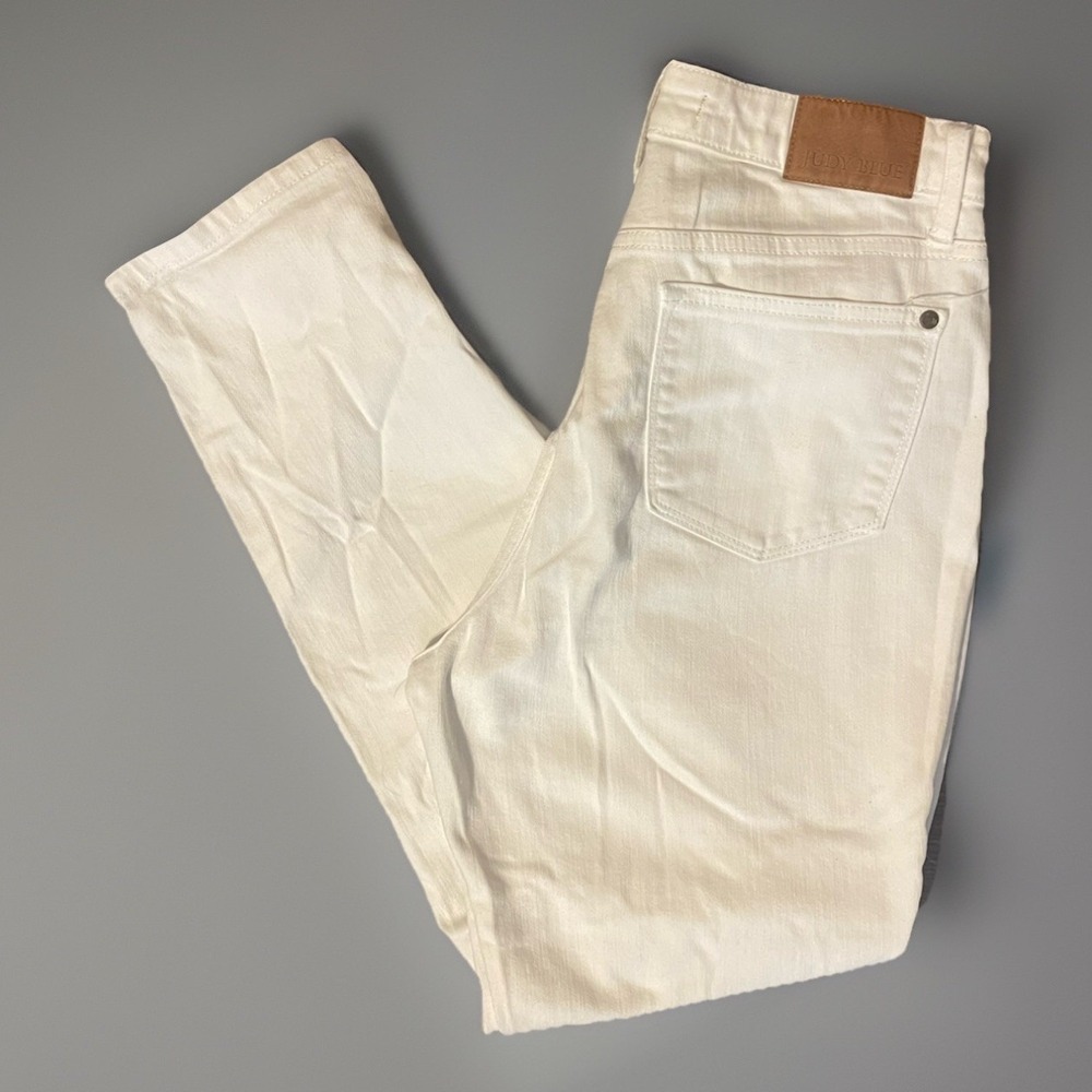 Judy Blue Woman's White Boyfriend Fit Denim Jean Pants 5/27